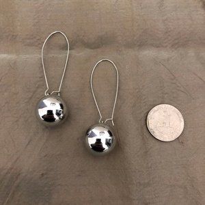 Free earrings with any bundle NWOT